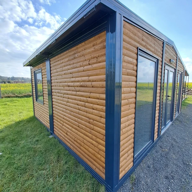 Bungalow Meublé avec Chalet de Jardin – Image 15