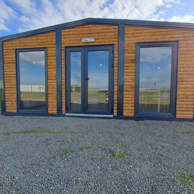 Bungalow Meublé avec Chalet de Jardin – Image 16