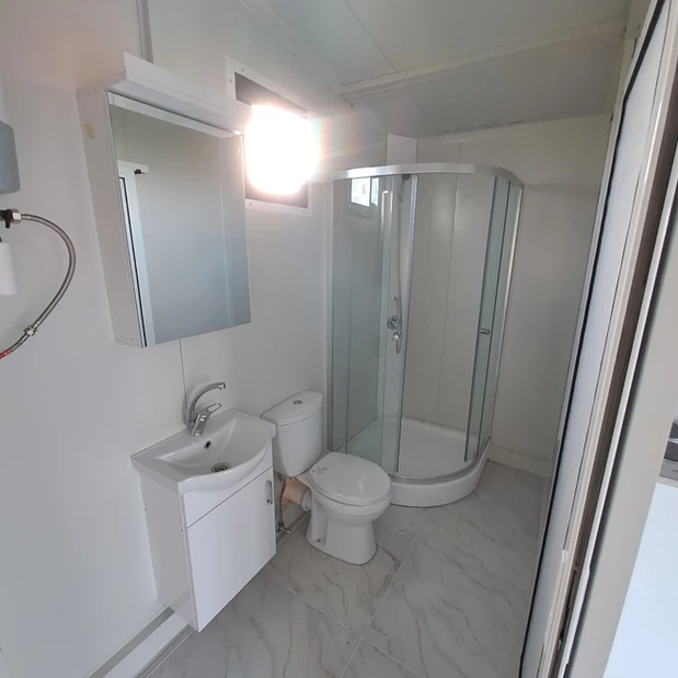 Bungalow Meublé avec Chalet de Jardin – Image 4