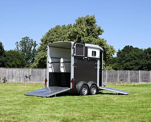 Remorque double pour chevaux Ifor Williams HB506 - Graphite – Image 3