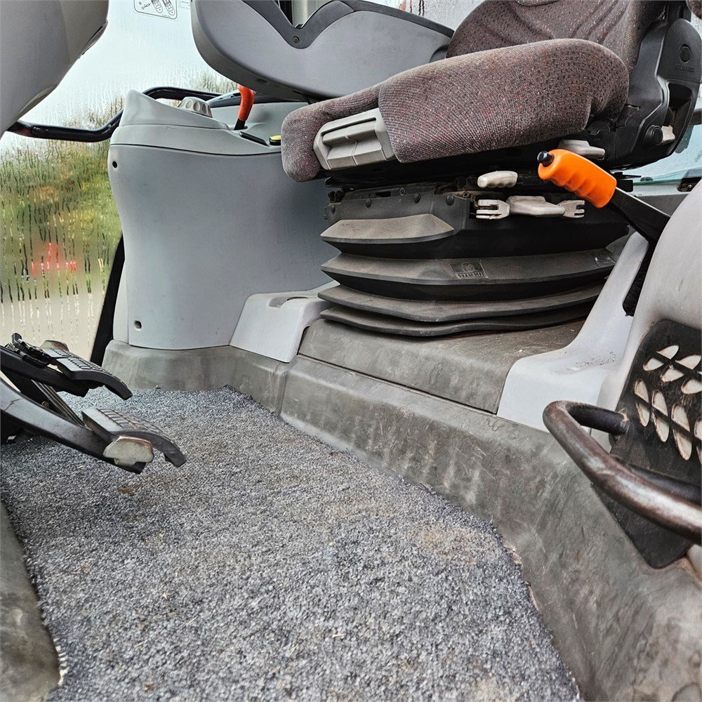 Massey Ferguson 6465 Dyna-6 – Image 6