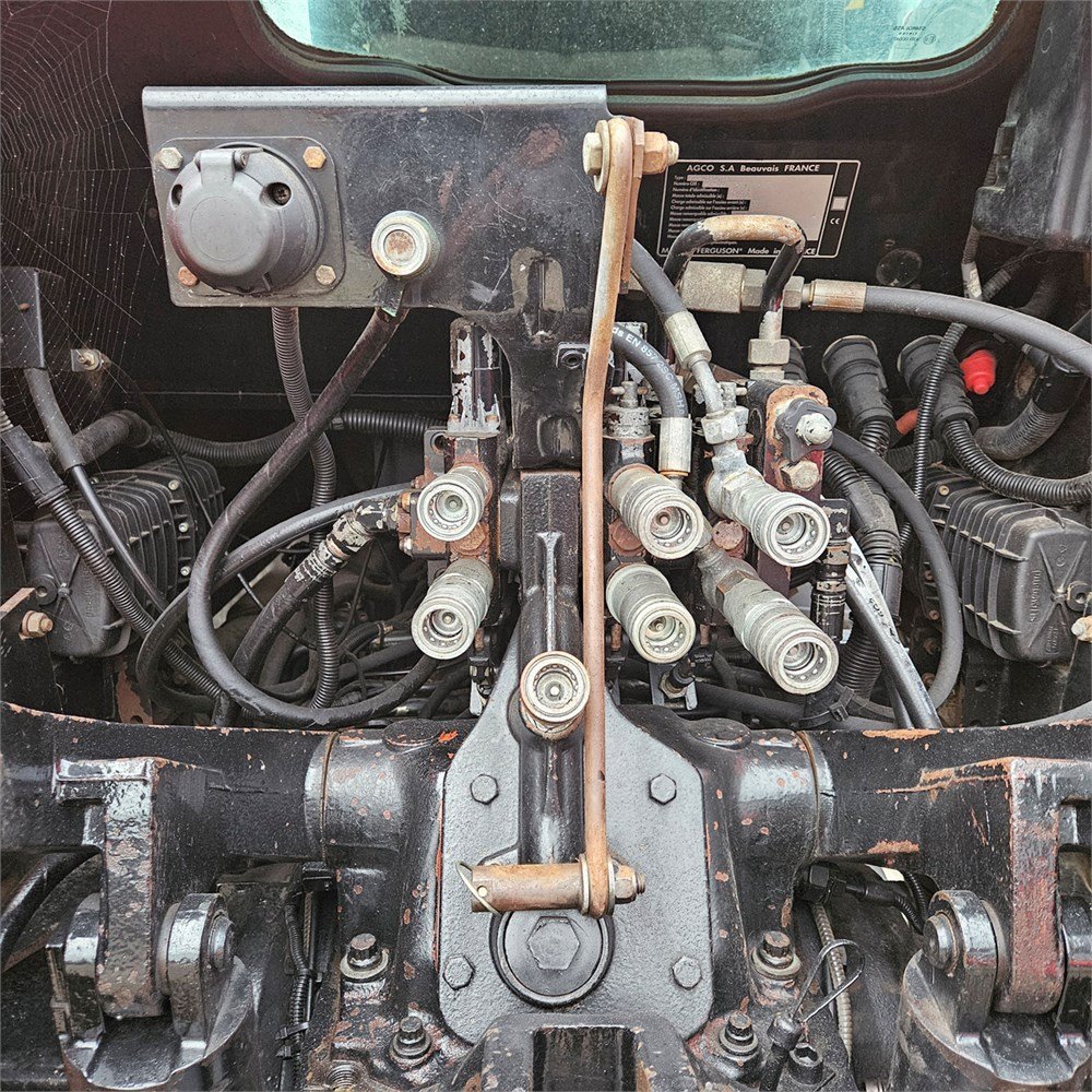 Massey Ferguson 6465 Dyna-6 – Image 43