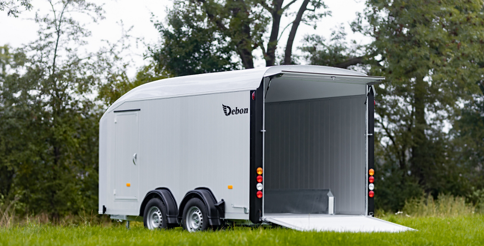Remorque Debon C800 avec porte latérale – robuste et polyvalente – Image 2